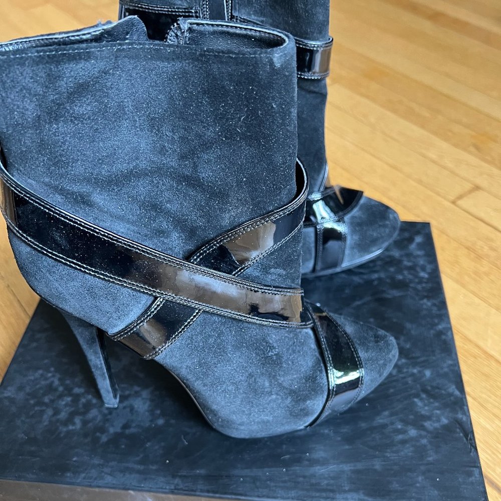 Rock & Republic Sabra Ankle Boot Size 38/8 - Picture 2 of 9